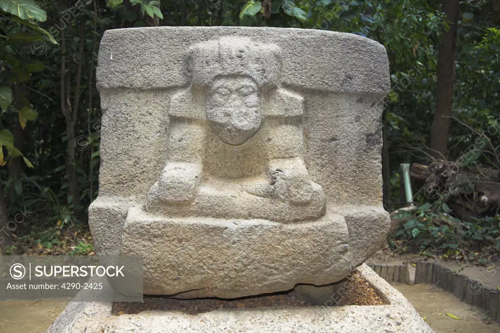 Silhouette Quadrangular Altar, Olmec Archaeological Museum, Parque La Venta, Villahermosa, Tabasco State, Mexico