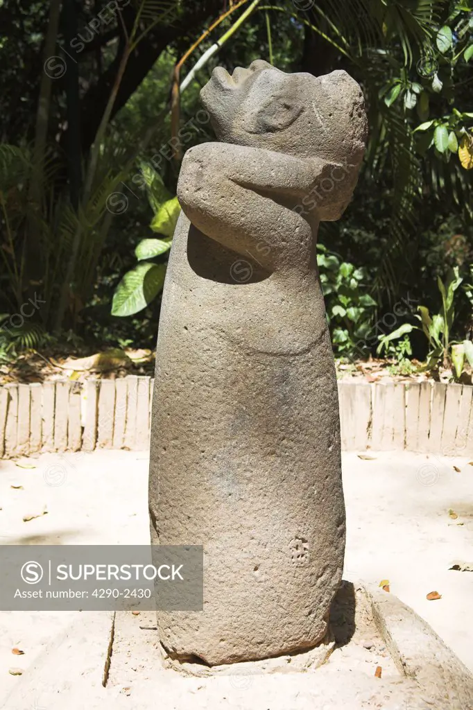 Monkey Looking at the Sky sculpture, Olmec Archaeological Museum, Parque La Venta, Villahermosa, Tabasco State, Mexico