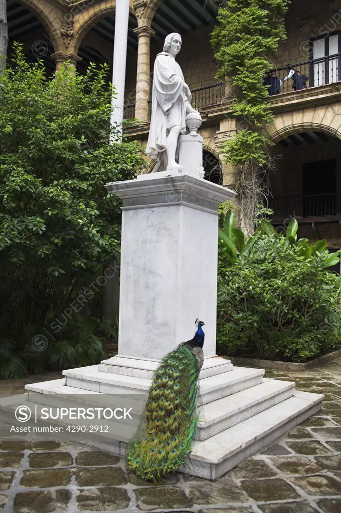 Christopher Columbus statue, Museo de la Ciudad, Palacio de los Capitanes Generales, Havana, La Habana Vieja, Cuba
