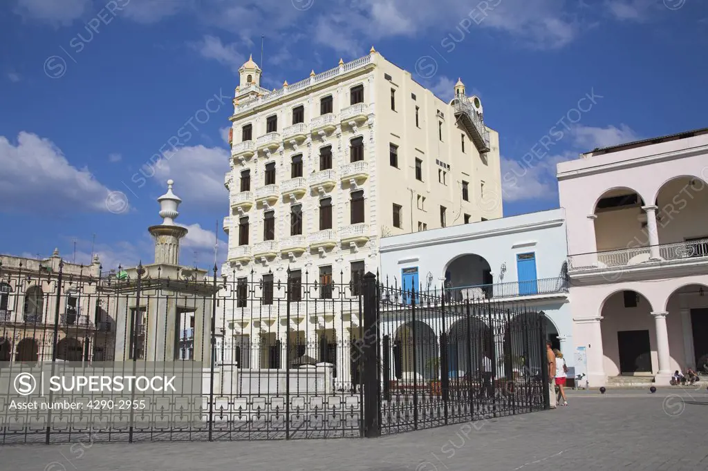 Buildings and view of Plaza Vieja, Old Square, Havana, La Habana Vieja, Cuba