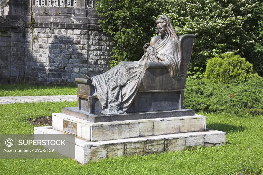 Queen Elisabeta Carmen Silva statue, Peles Castle, Sinaia, Prahova Valley, Transylvania, Romania