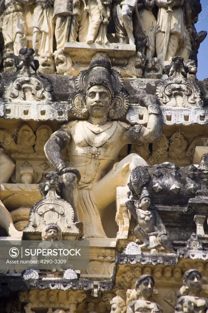 Carved statues on gopuram, Sree Padmanabhaswamy Temple, Trivandrum, Kerala, India