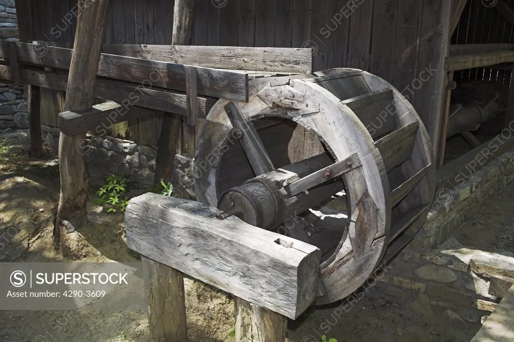 Water wheel, Muzeul National al Satului Dimitrie Gusti, Ethnographic Village Museum, Bucharest, Romania