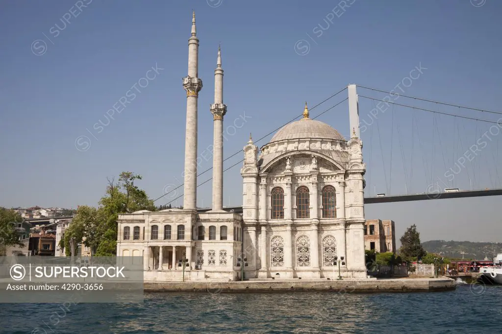 Ortakoy Mosque, beside the Bosphorus Bridge, Ortakoy, Istanbul, Turkey