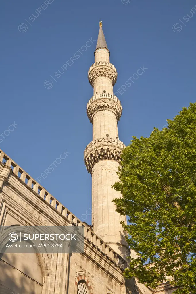 Minaret, Sultanahmet Mosque, also known as the Blue Mosque and Sultan Ahmed Mosque, Istanbul, Turkey