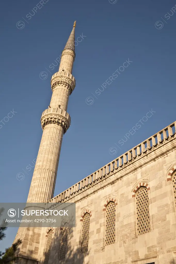 Minaret, Sultanahmet Mosque, also known as the Blue Mosque and Sultan Ahmed Mosque, Istanbul, Turkey
