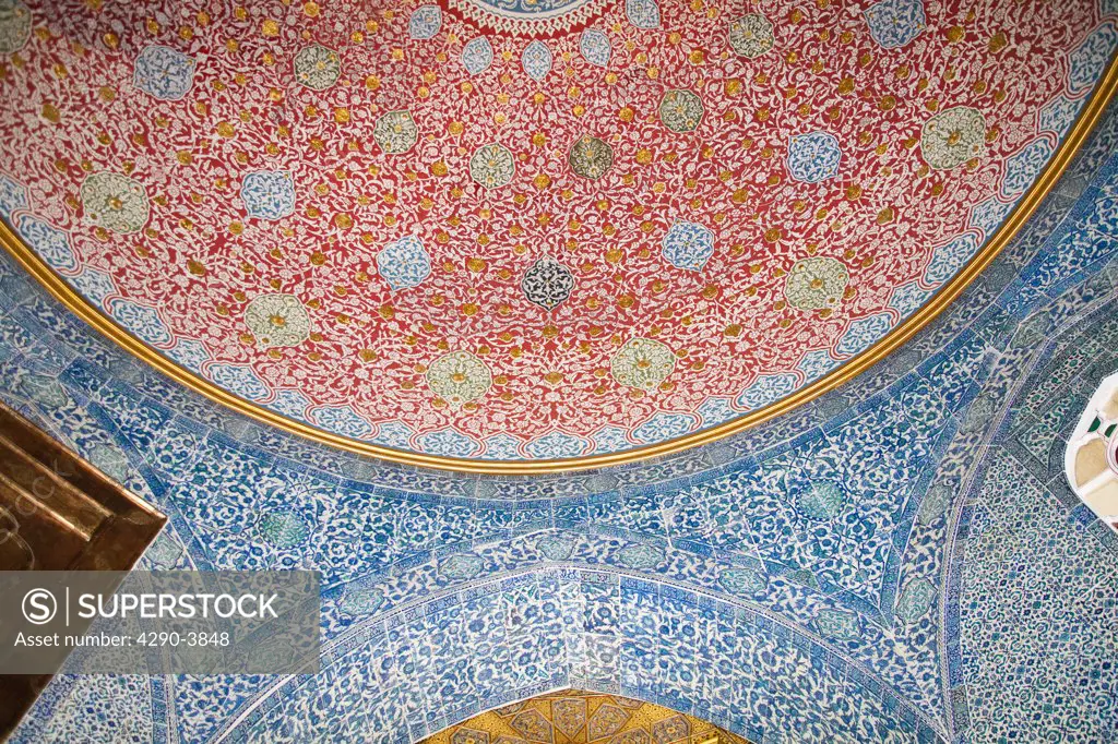 Ceiling and wall in Baghdad Pavilion, Topkapi Palace, also known as Topkapi Sarayi, Sultanahmet, Istanbul, Turkey