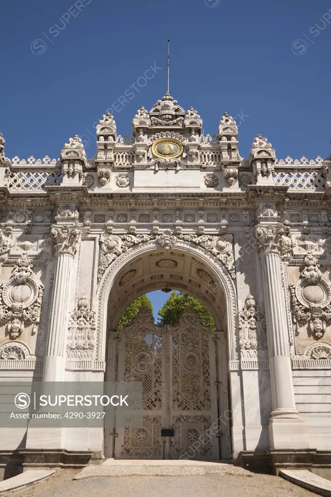 Sultans Gate, also known as the Royal and Imperial Gate, Dolmabahce Palace, Istanbul, Turkey