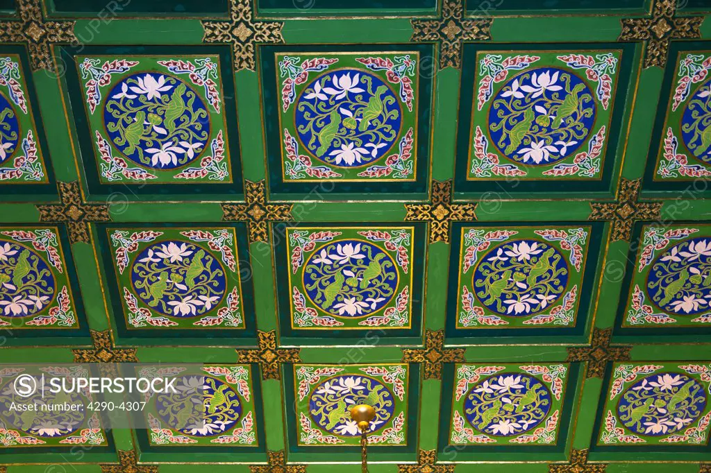 Colourful patterned ceiling, Shaolin Temple, Song Shan, near Zhengzhou, Henan Province, Dengfeng, China