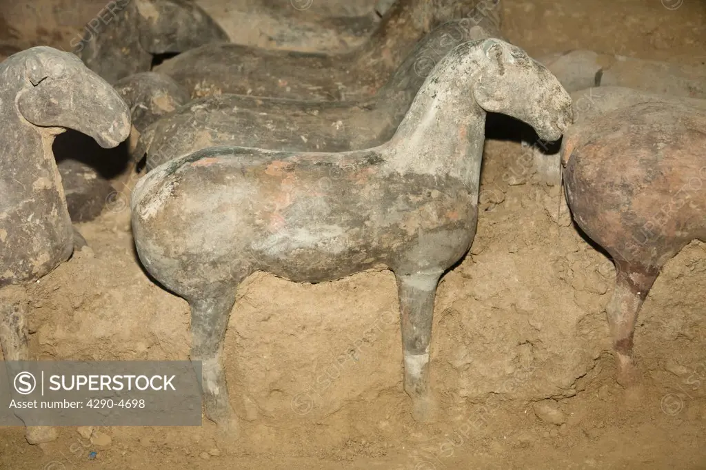 Excavated terracotta exhibits, Han Yang Ling Museum, Zhangjiawan, near Xian, Shaanxi Province, China