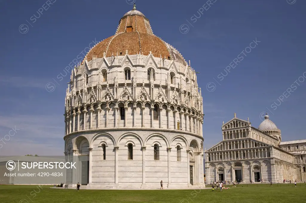 The baptistry and cathedral, Piazza del Duomo, Pisa, Tuscany, Italy