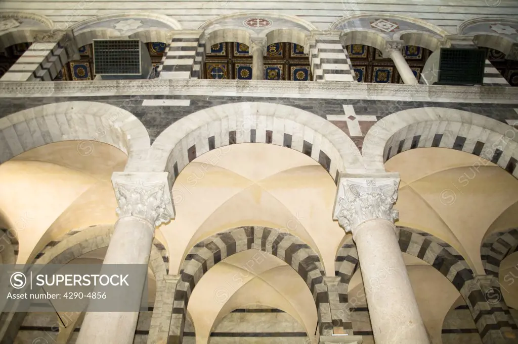 Arches and ceiling inside the cathedral, Piazza del Duomo, Pisa, Tuscany, Italy