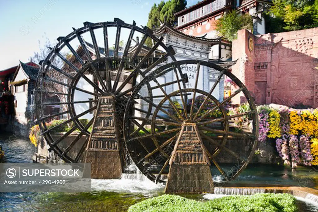 Lijiang water wheel, Dayan old town, Lijiang, Yunnan Province, China