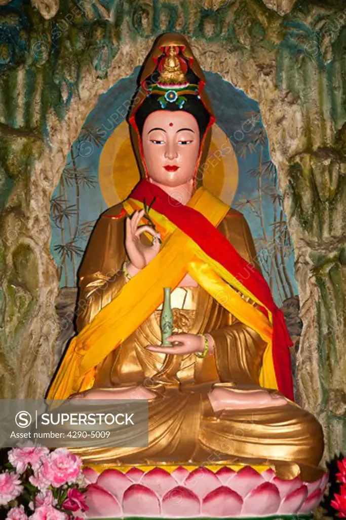 Colourful Buddha statue, Guan Yin Temple, Jinsuo Island, near Dali, Yunnan Province, China