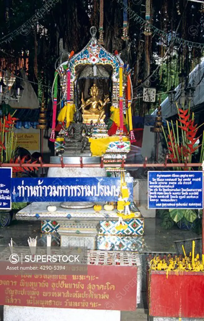 Shrine, Temple of the Golden Buddha, Wat Traimit (also known as Wat Trimitr), Bangkok, Thailand