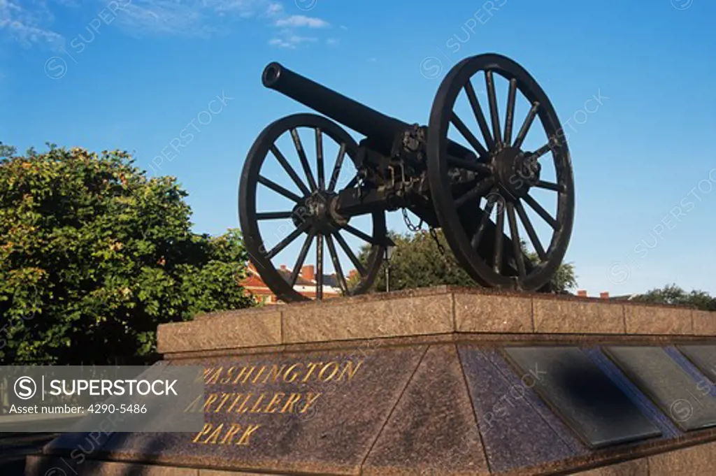 Cannon on Washington Artillery Park plinth, near Jackson Square, French Quarter, New Orleans, Louisiana, USA