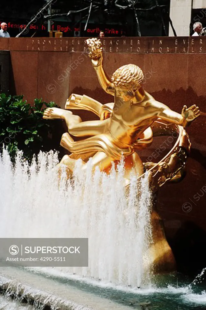 Paul Manships Statue of Greek legend Prometheus and fountain outside the Rockefeller Center, New York, USA