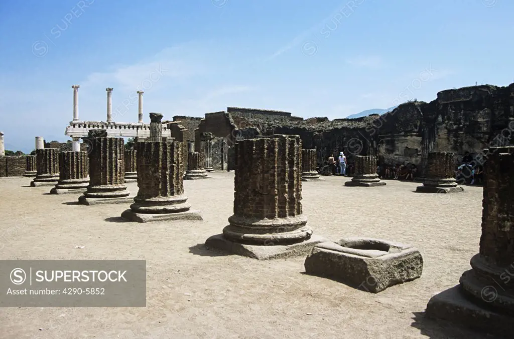 Ruins in the Pompeii archaeological site, Pompeii, near Naples, Campania, Italy