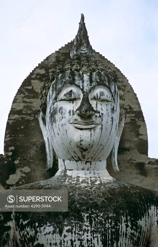 Head of statue, Wat Mahathat, Sukhothai Historical Park, Sukhothai, Thailand