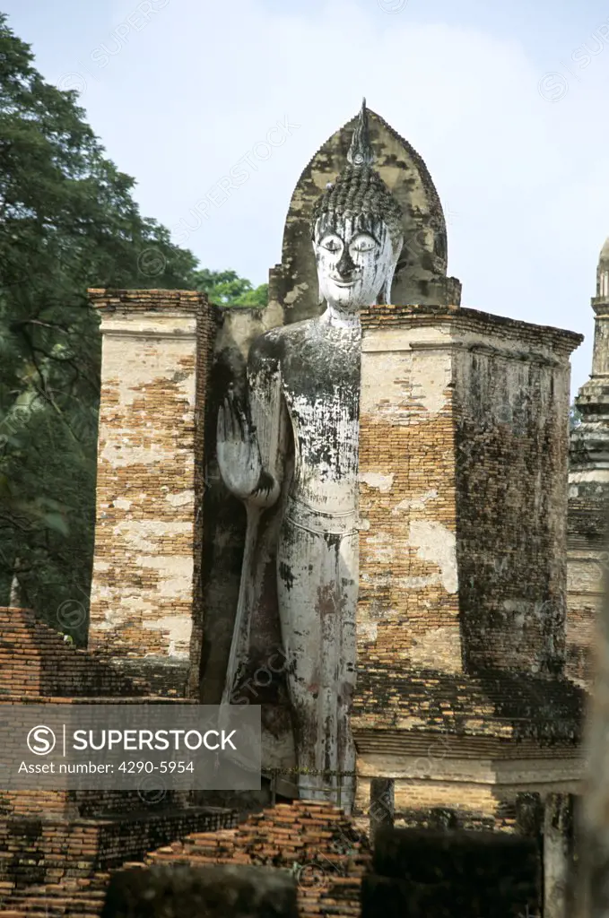 Statue, Wat Mahathat, Sukhothai Historical Park, Sukhothai, Thailand