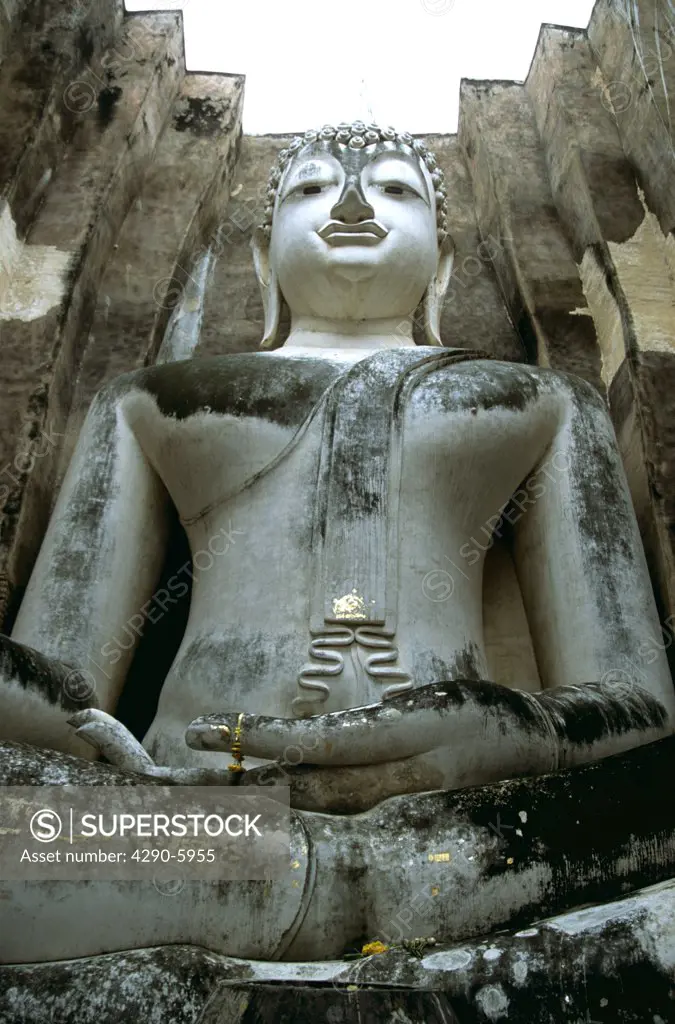 Phra Atchana Buddha statue, Wat Sri Chum, Sukhothai Historical Park, Sukhothai, Thailand