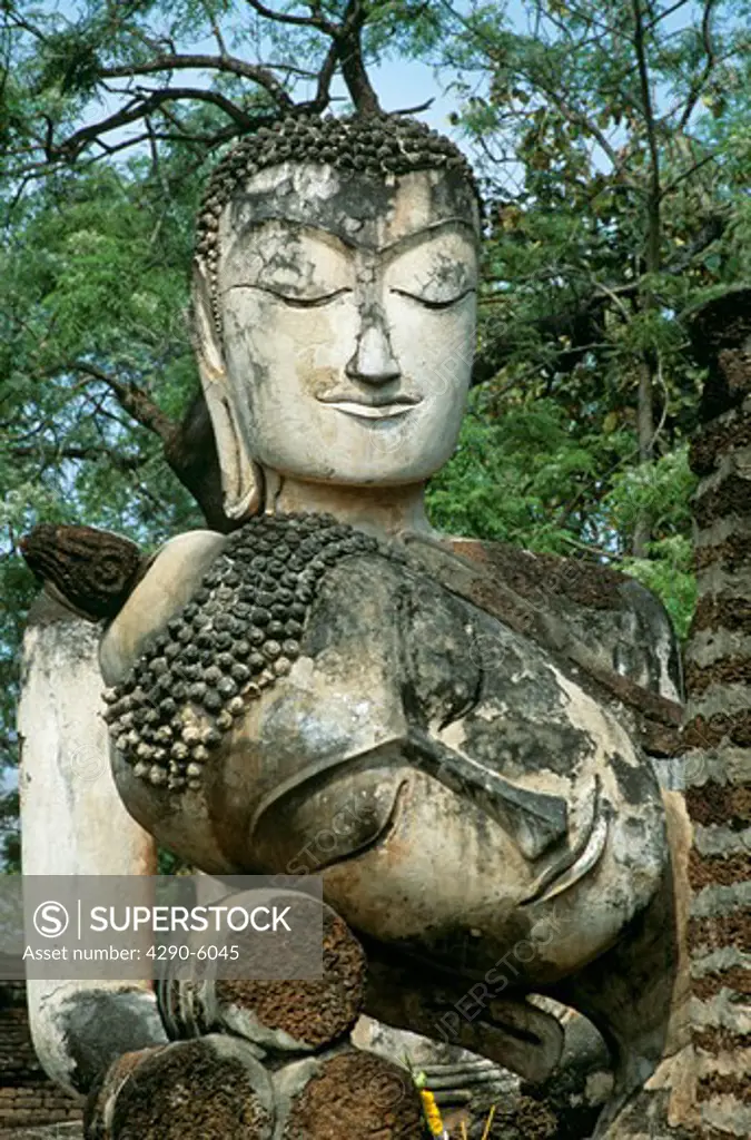 Statues in the Viharn, Wat Phra Kaeo, Kamphaeng Phet Historical Park, Kamphaeng Phet, Thailand