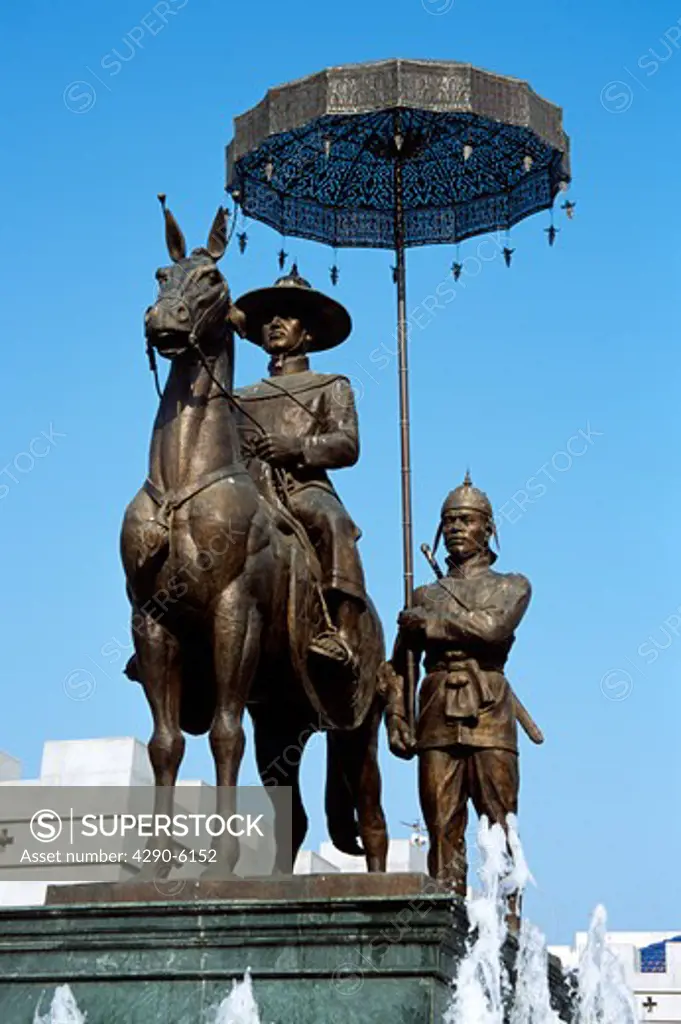 Statue of King Naresuan, Phitsanulok, Thailand