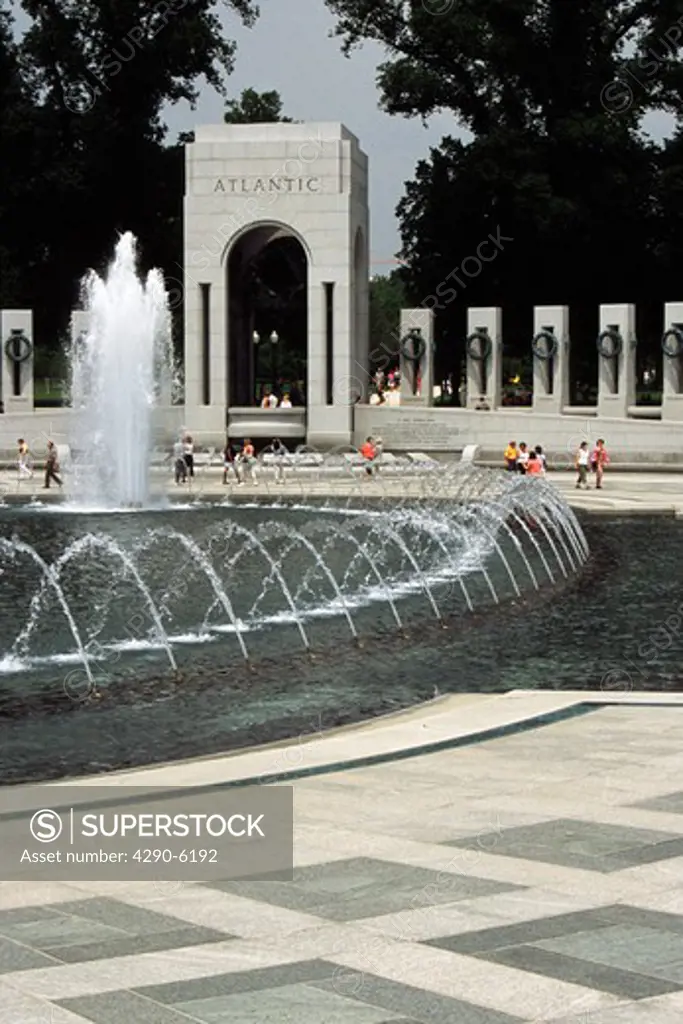 Atlantic arch and fountain, National World War II Memorial, National Mall, Washington, DC, USA