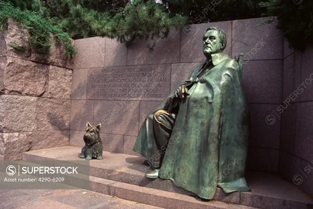 Franklin Delano Roosevelt Memorial, F D Roosevelt and his dog Fala, West Potomac Park, Washington, DC, USA