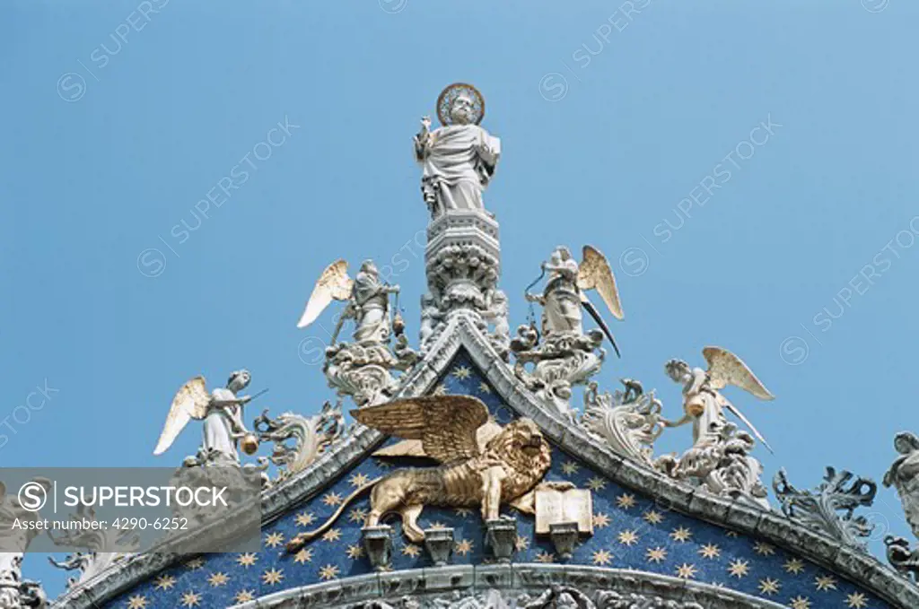 Statues on facade, Basilica di San Marco, Saint Marks Basilica, Piazza San Marco, Saint Marks Square, Venice, Italy