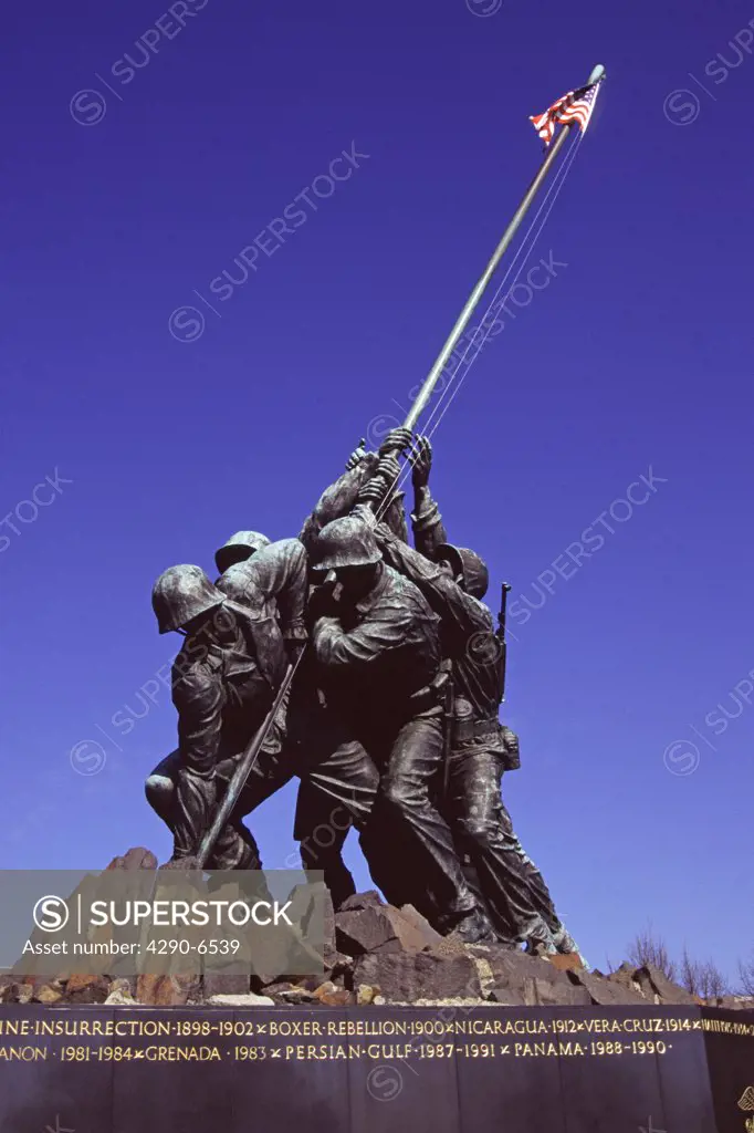 United States Marine Corps War Memorial, Iwo Jima Memorial, near Arlington Cemetery, Rosslyn, Virginia, USA