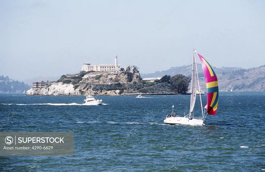 Yacht sailing near Alcatraz, off the San Francisco coast, San Francisco, California, USA