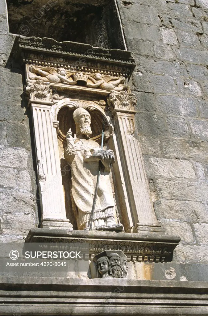 Statue of Saint Blaise (Saint Vlah or Vlaho) patron saint of Dubrovnik above Pile Gate, Dubrovnik, Dalmatian Coast, Croatia, Former Yugoslavia