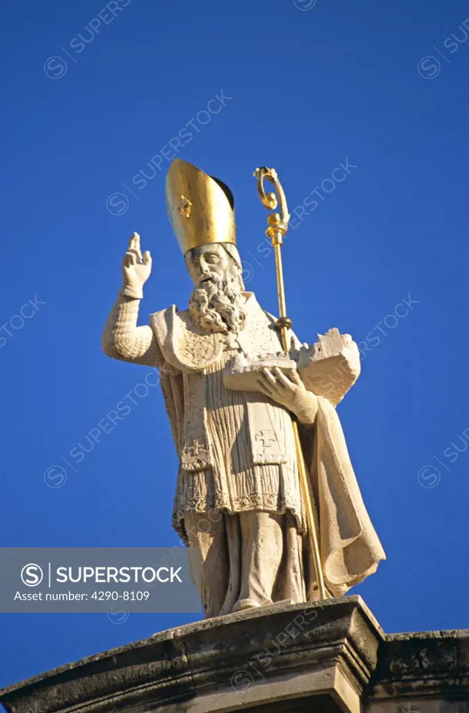 Statue on roof of Saint Blaise Church, Luza Square, Stradun, Dubrovnik, Dalmatian Coast, Croatia, Former Yugoslavia