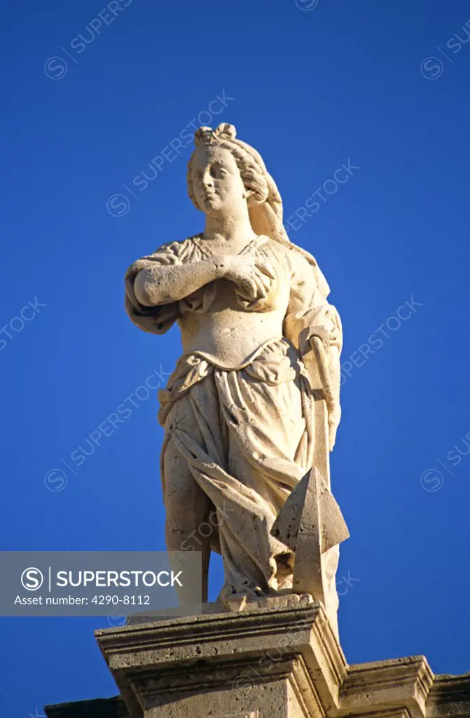 Statue on roof of Saint Blaise Church, Luza Square, Stradun, Dubrovnik, Dalmatian Coast, Croatia, Former Yugoslavia