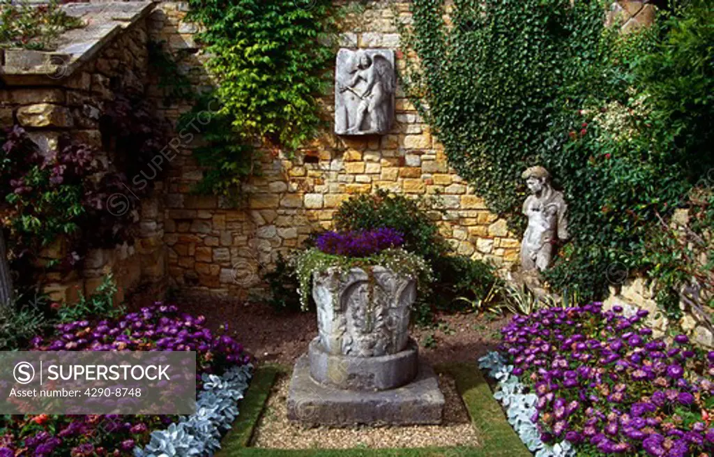Part of the Italian Garden, Hever Castle, near Edenbridge, Kent, England