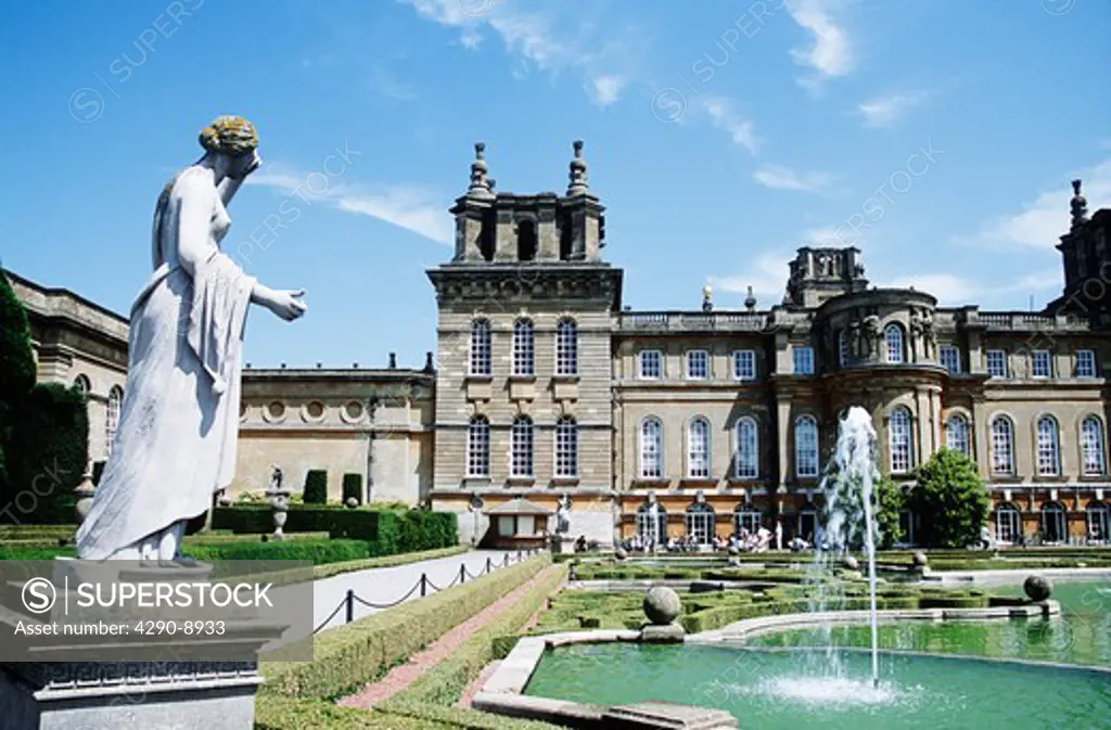 Blenheim Palace, Woodstock, near Oxford, Oxfordshire, England. Female statue in upper water terrace
