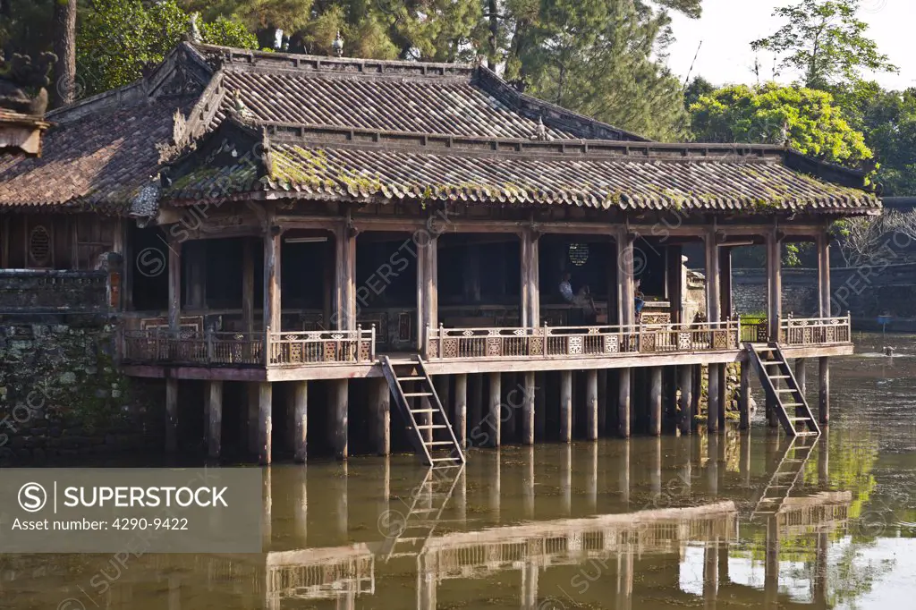 Vietnam, Xung Khiem Pavilion beside Luu Khiem Lake at tomb of Emperor Tu Duc