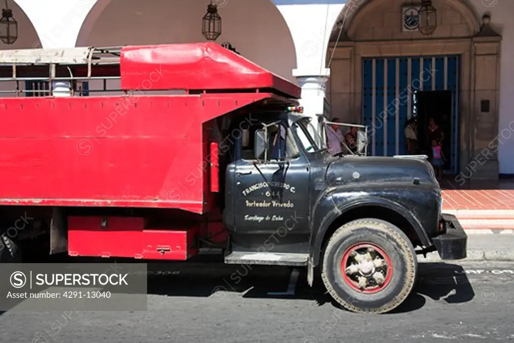 Lorry parked outside the Ayuntamiento, Town Hall, Parque Cespedes, Santiago de Cuba, Cuba