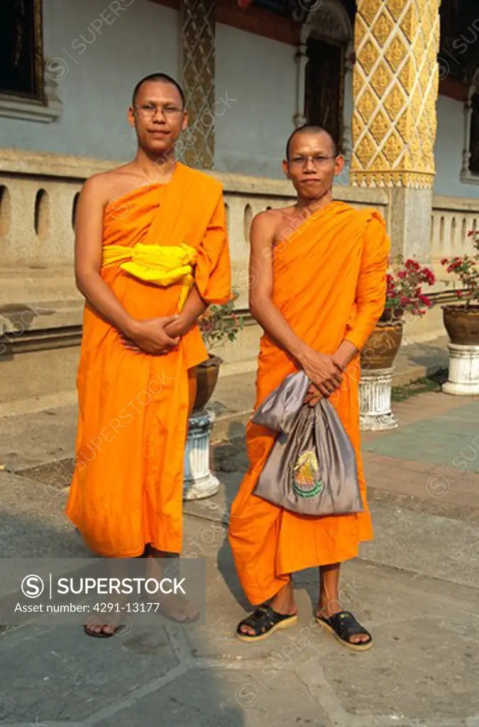 Buddhist monks, Wat Phra That Haripunchai Temple, Lamphun, Near Chiang Mai, Northern Thailand