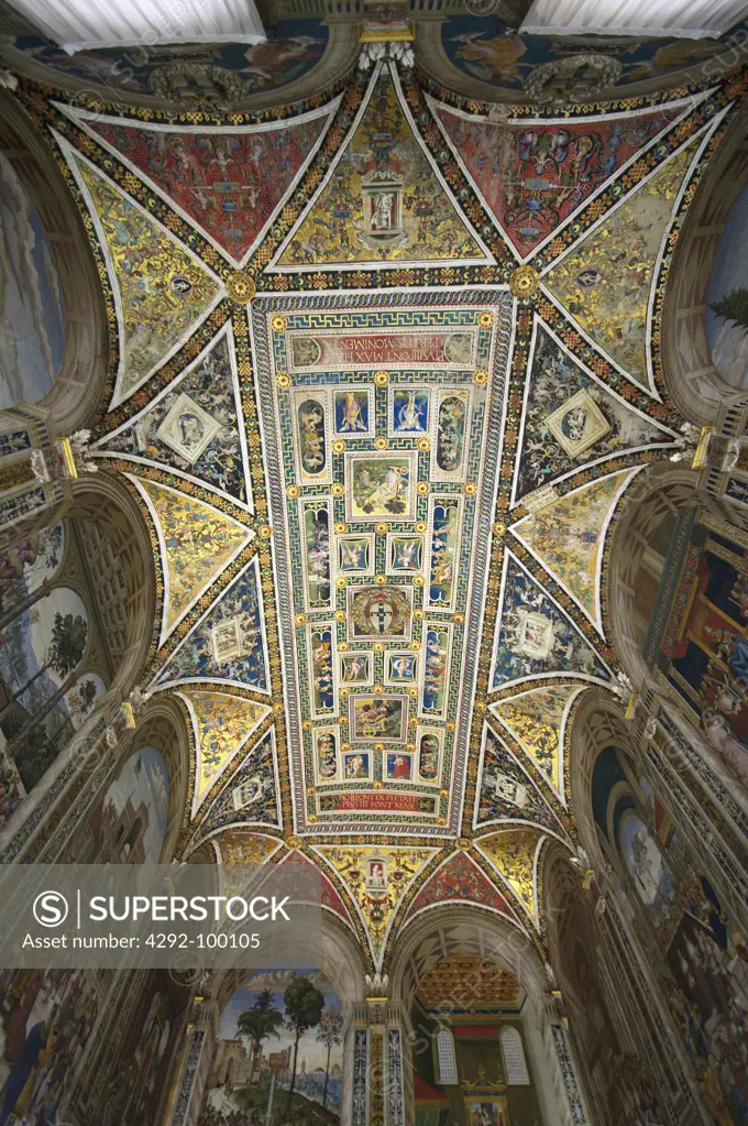 Santa Maria Assunta Cathedral, view of the Libreria Piccolomini's ceiling painted by Pinturicchio, Siena Tuscany, Italy