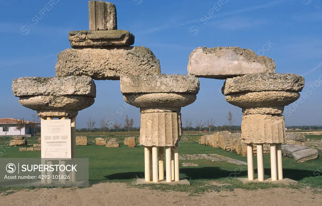 Italy, Basilicata, Metaponto, archaeological Park, Apollo temple ruins