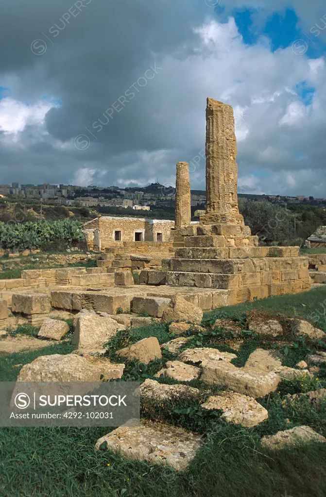 Italy, Sicily, Agrigento, Valle dei Templi. Tempio di Vulcano