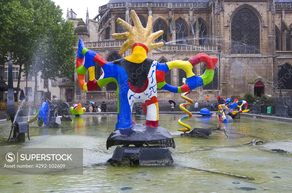 France, Paris, fountain Niki Sain Phalle at the Beaubourg