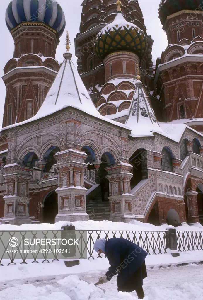 Russia, Moscow, St. Basil Cathedral in winter