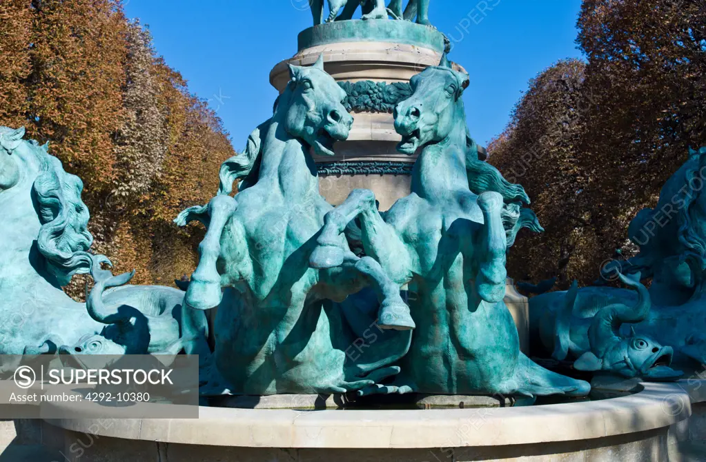 France, Paris, Luxembourg Gardens, Fontaine de Observatoire
