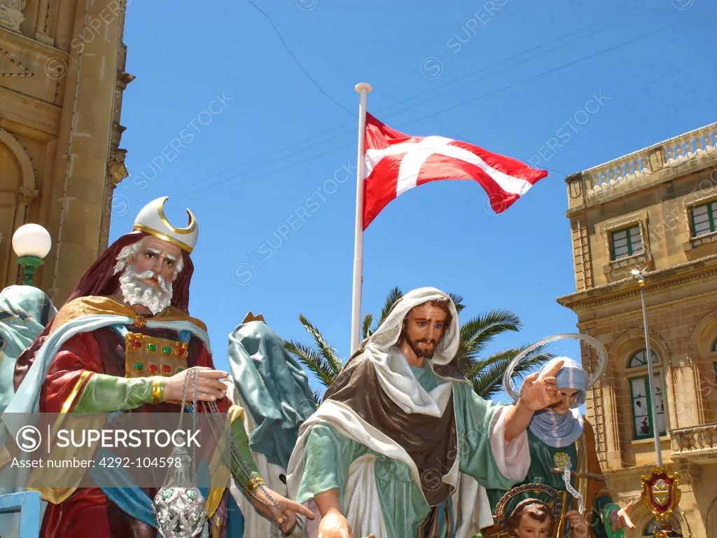 Malta, Gozo, Gharb Church statues