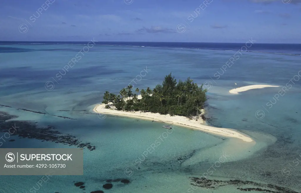 Polynesia, French Polynesia, the islet of Motu Tapu” in the lagoon of Bora Bora island