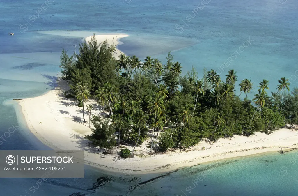 Polynesia, French Polynesia, the islet of Motu Tapu” in the lagoon of Bora Bora island