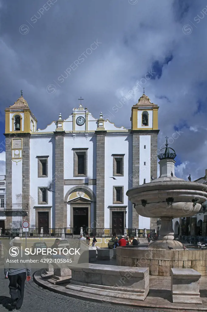 Portugal, Evora, Santo Antao church on de Giraldo square